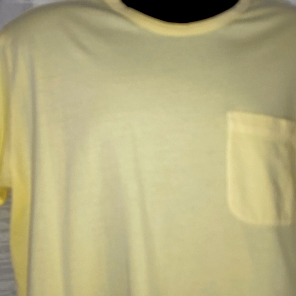 Coastaoro Cool Yellow Tee Shirt has short sleeves and one chest pocket Size L